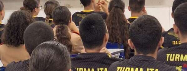 Presidente do FNDE visita Colégio Militar do Corpo de Bombeiros