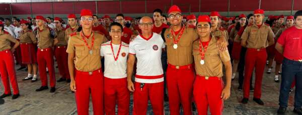 Alunos do Colégio dos Bombeiros conquistam vice-campeonato no vôlei de praia na Liga Nescau