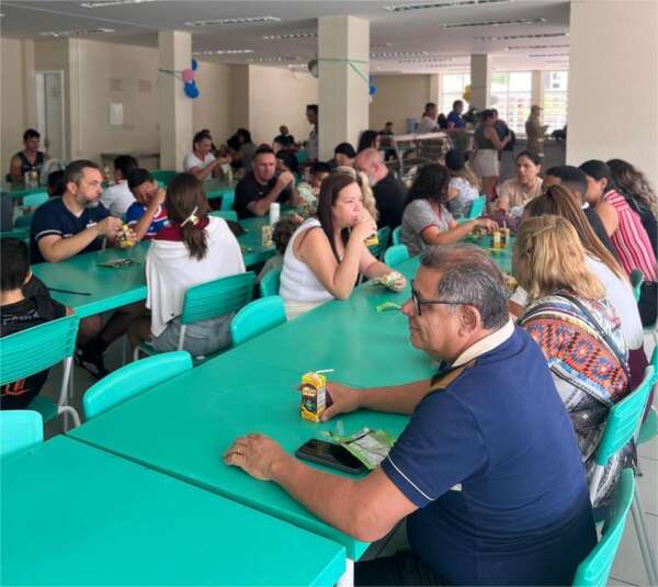 Colégio dos Bombeiros realiza ‘Pais jogam e filhos torcem’