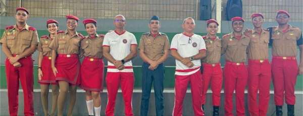 Colégio dos Bombeiros homenageia alunos com méritos esportivo
