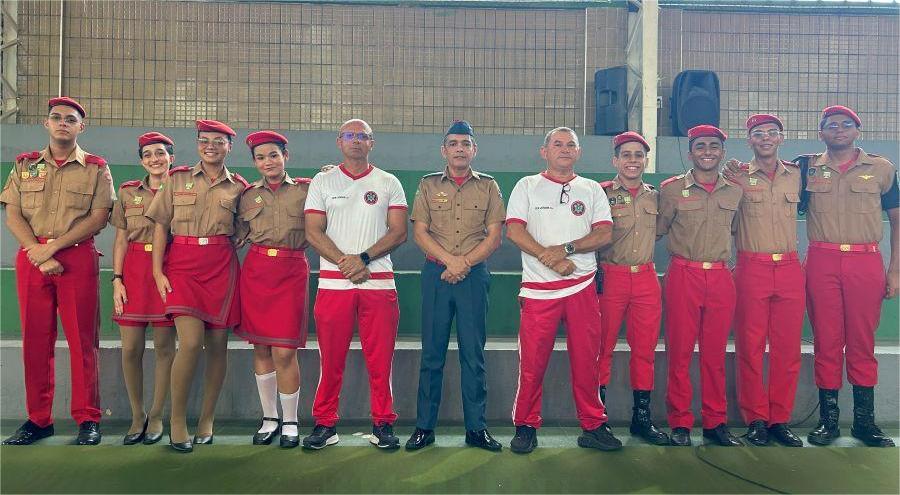 Colégio dos Bombeiros homenageia alunos com méritos esportivos