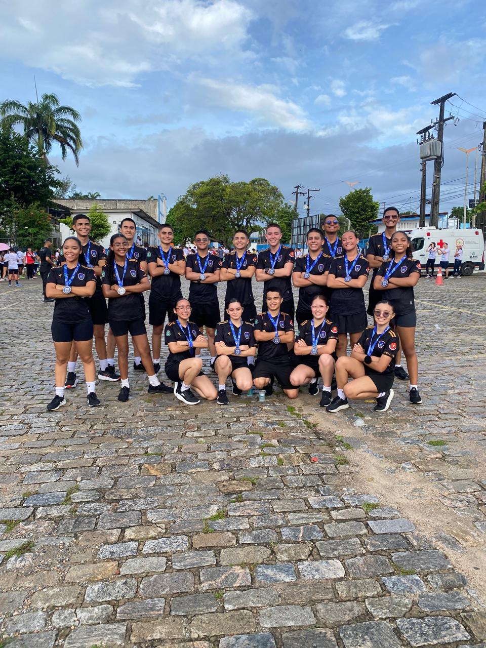 Colégio dos Bombeiros prestigia corrida do CPMGEF